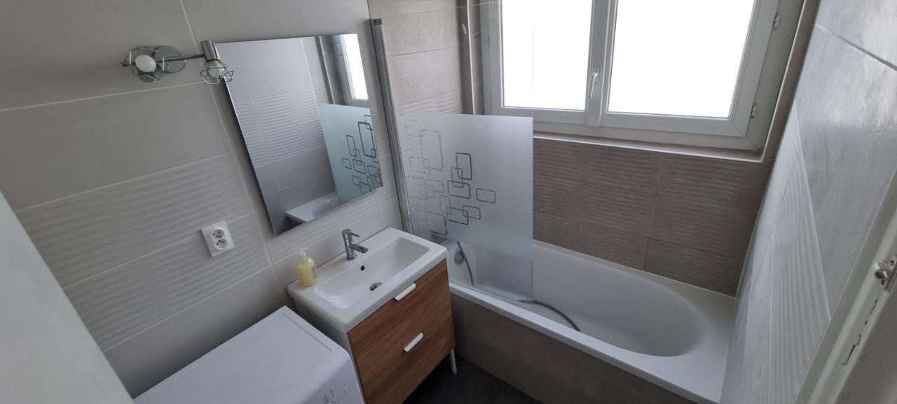 Logement Refait A Neuf - Clim & Parking Prive Montpellier Bagian luar foto